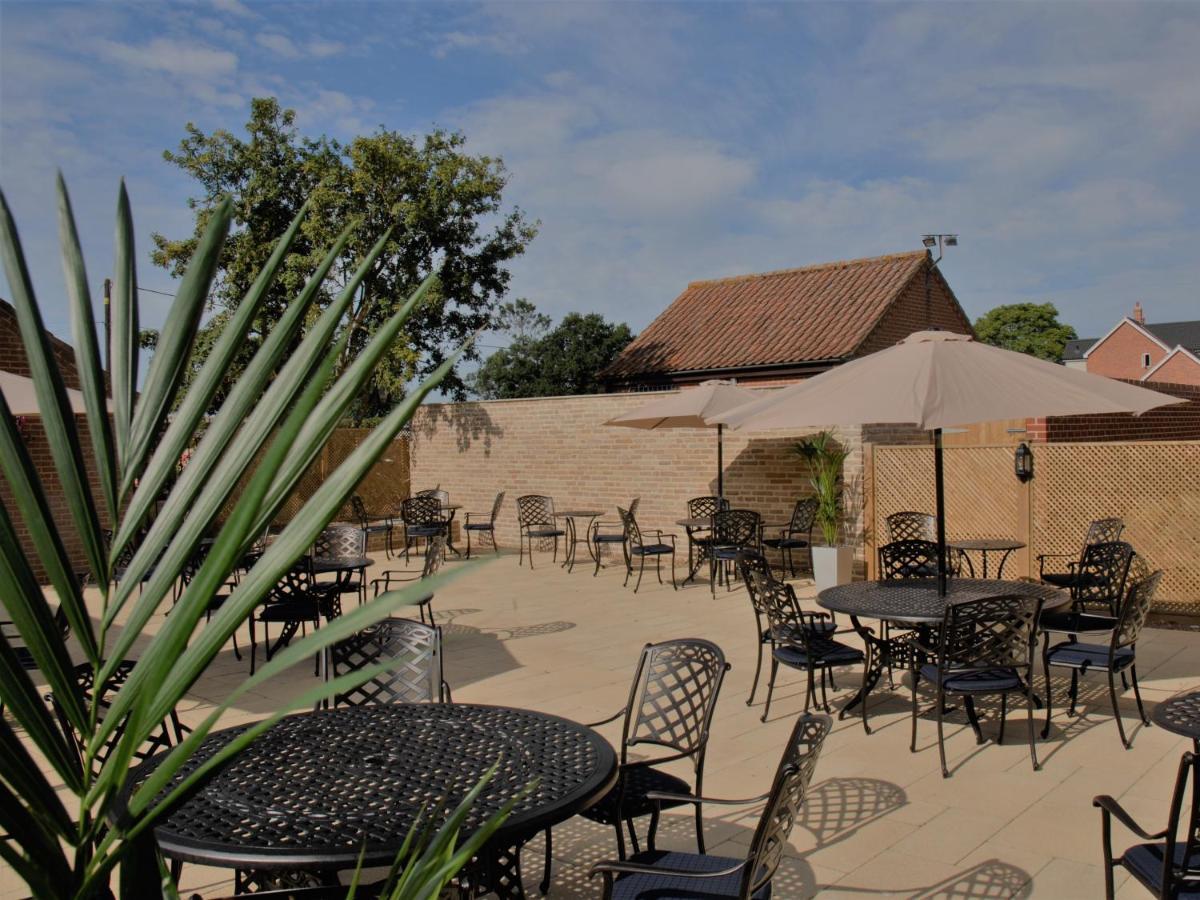 The Bird In Hand Ashwellthorpe Exterior photo